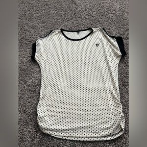 hi i’m selling this black and white dot shirt